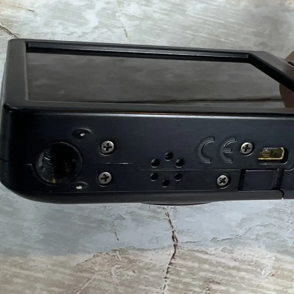 Fujifilm FinePix JX520 14MP Digital Camera Black FOR PARTS or REPAIR - UNTESTED